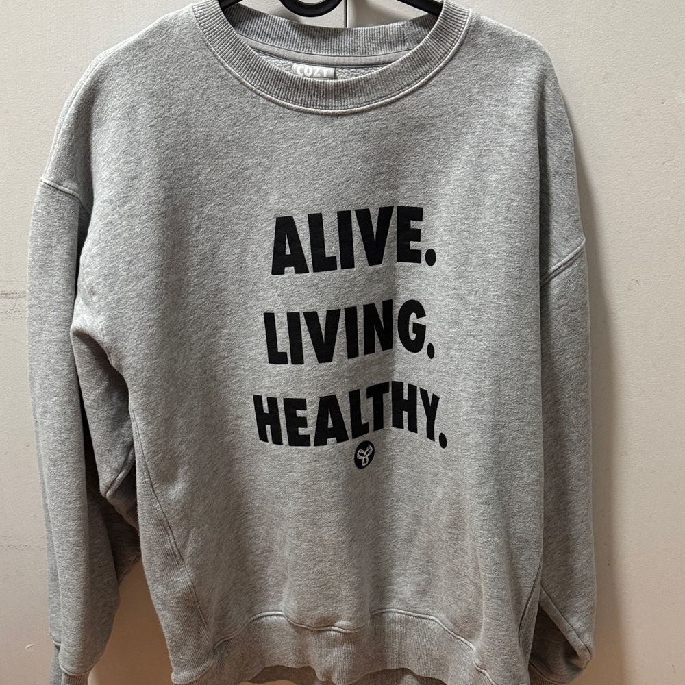 TNA Cozy Fleece Boyfriend Gray Graphic Sweatshirt medium size